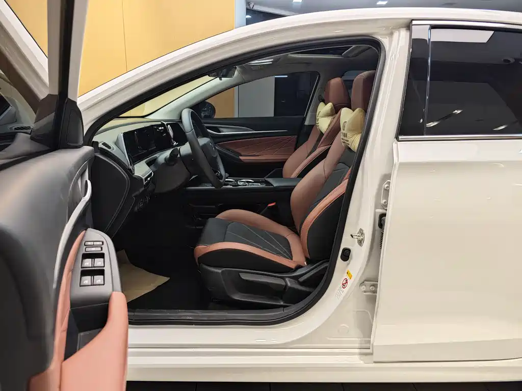 Changan Eado 2023 Changxiang Edition PLUS Blue Whale NE 1.4T GDI DCT Premium