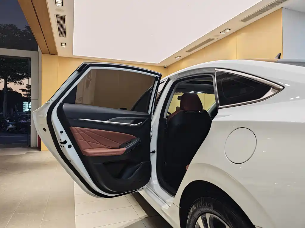 Changan Eado 2023 Changxiang Edition PLUS Blue Whale NE 1.4T GDI DCT Premium