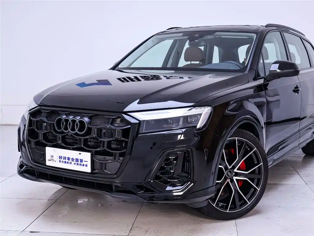 Audi Q7 2025 55 TFSI quattro S line Black Warrior Edition