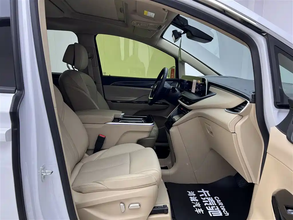 Buick GL8 PHEV 2025 Lushang Exclusive Edition