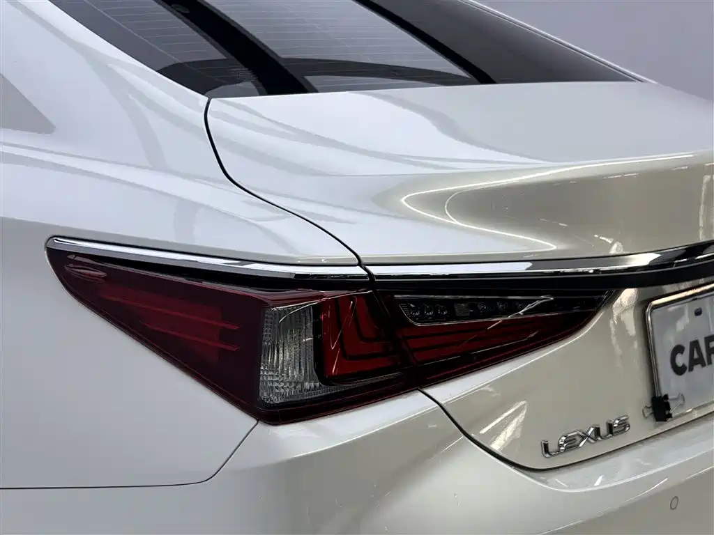 Lexus ES 2022 200 Excellence Edition