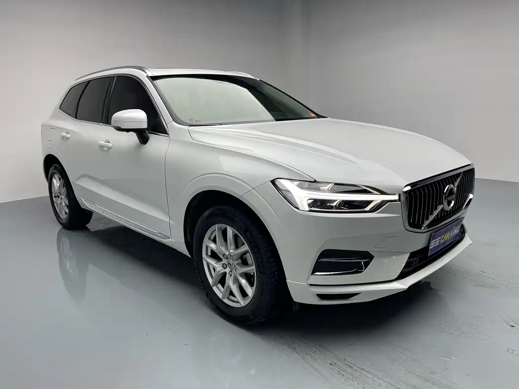 Volvo XC60 2020 T5 AWD Momentum Luxury Edition