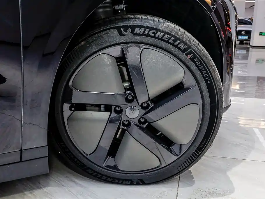 Li Auto i6 2025 AWD Standard Edition