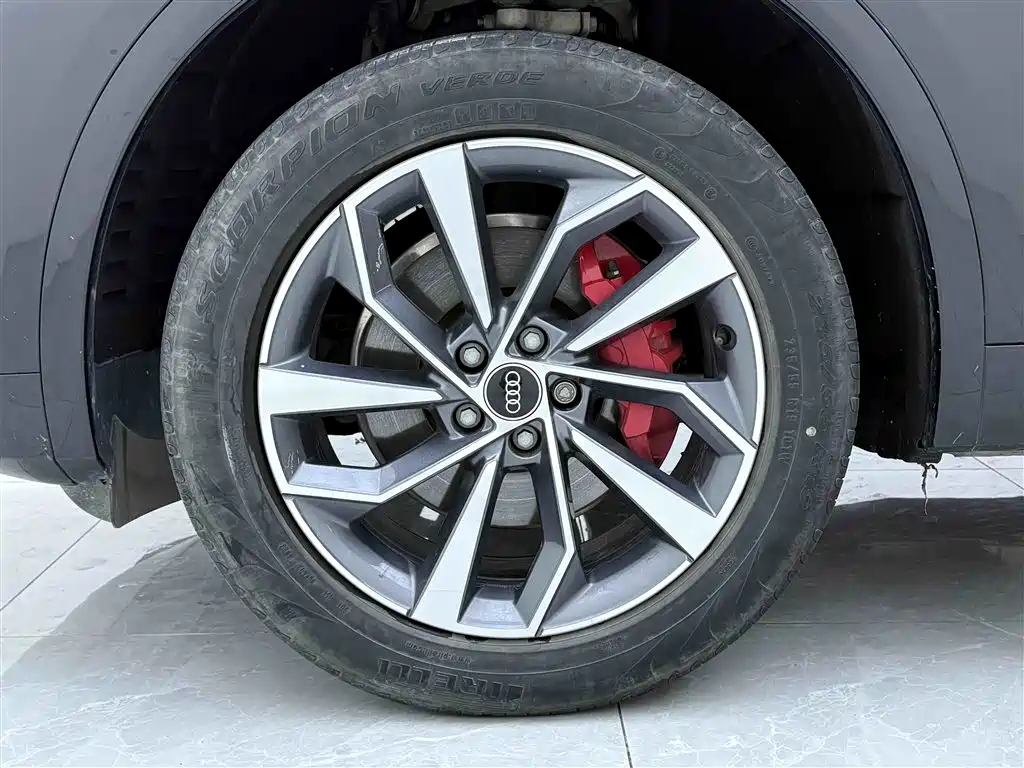 Audi Q5L 2024 40 TFSI Sport