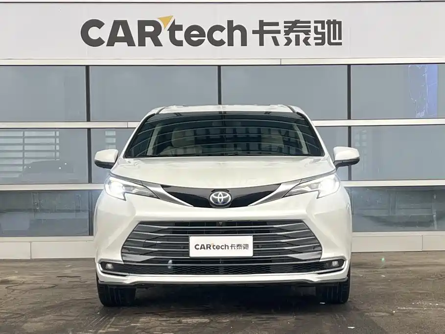 Toyota Sienna 2021 2.5L Hybrid Luxury Edition