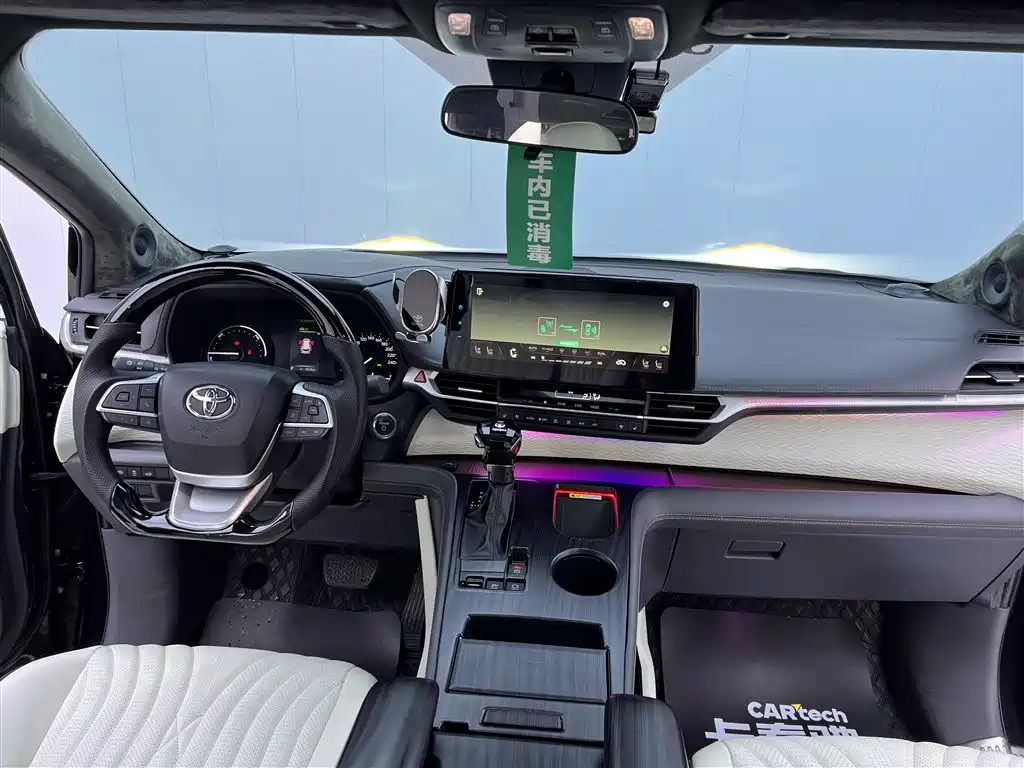 Toyota Sienna 2024 2.5L Hybrid Comfort Edition