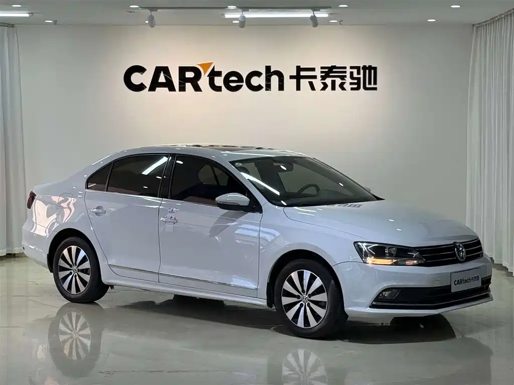 Volkswagen Sagitar 2018 1.6L Comfortline Automatic