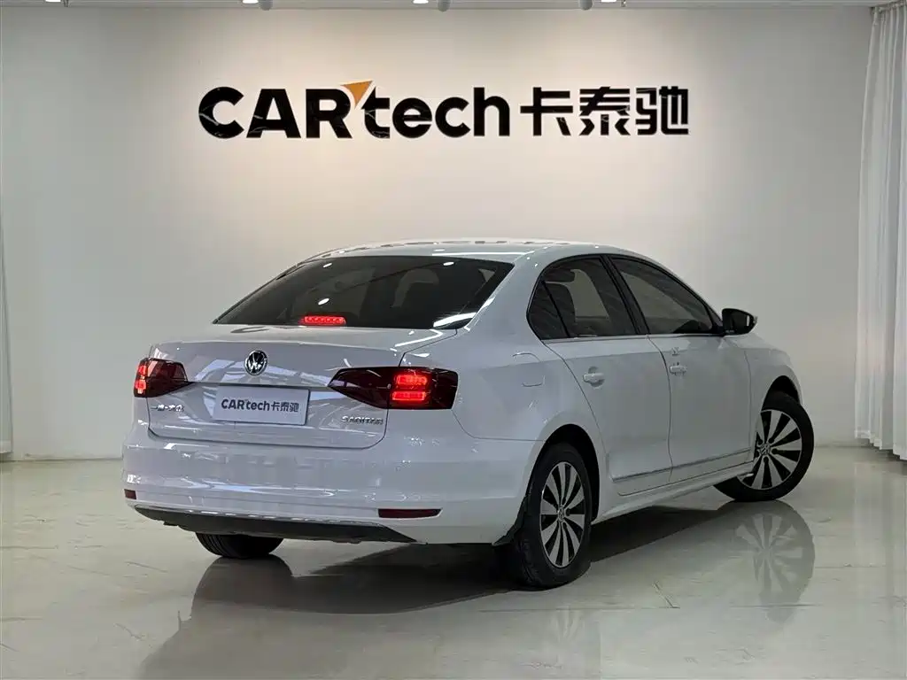 Volkswagen Sagitar 2018 1.6L Comfortline Automatic