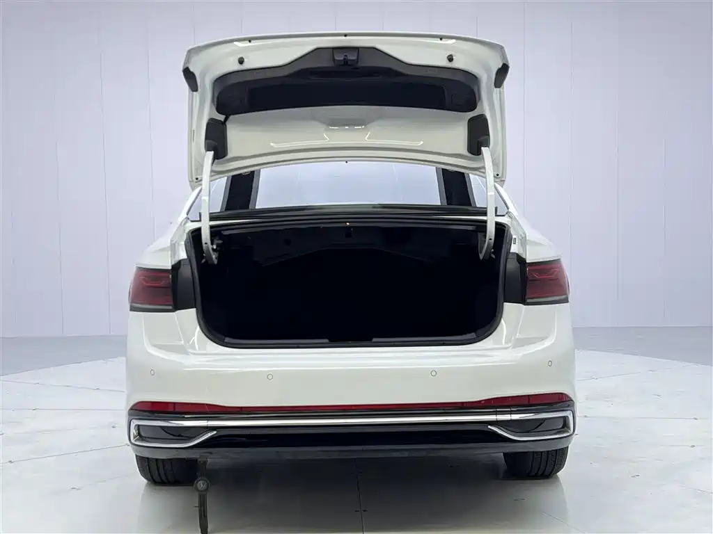 Volkswagen Sagitar 2023 300TSI DSG Beyond Edition