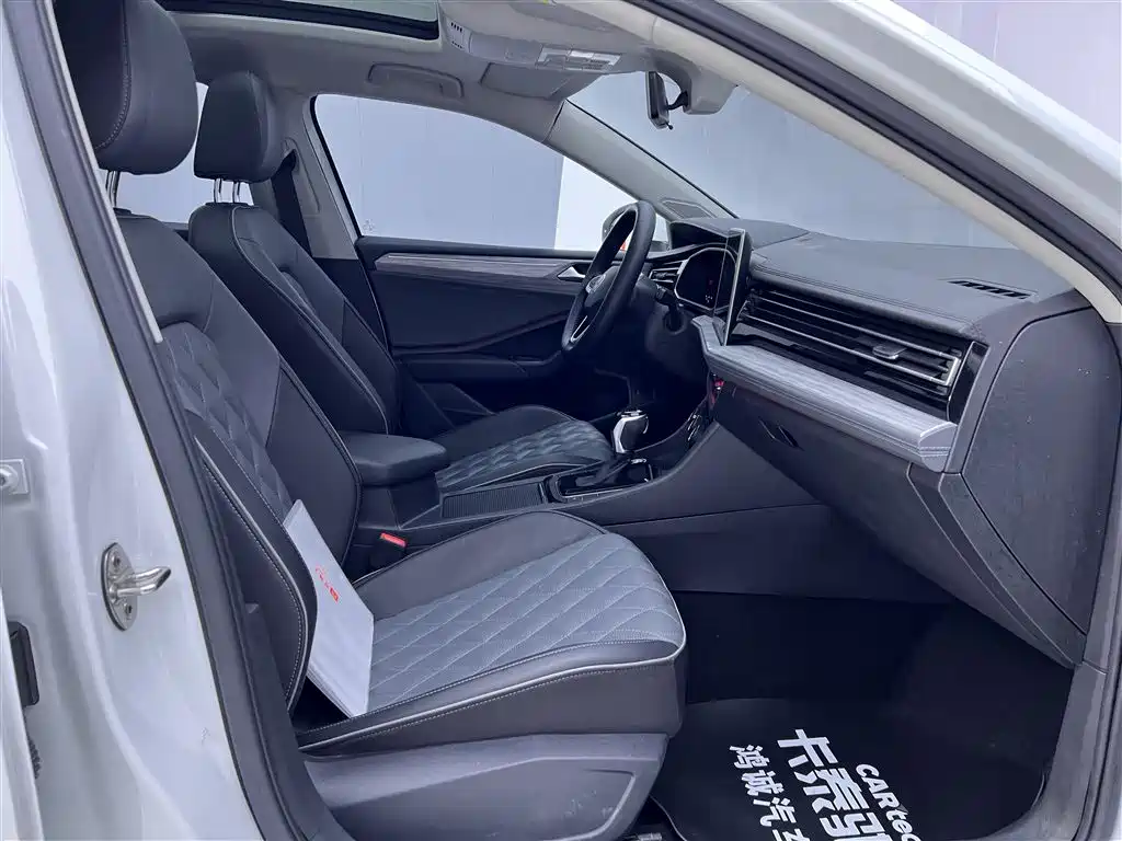 Volkswagen Sagitar 2023 300TSI DSG Beyond Edition