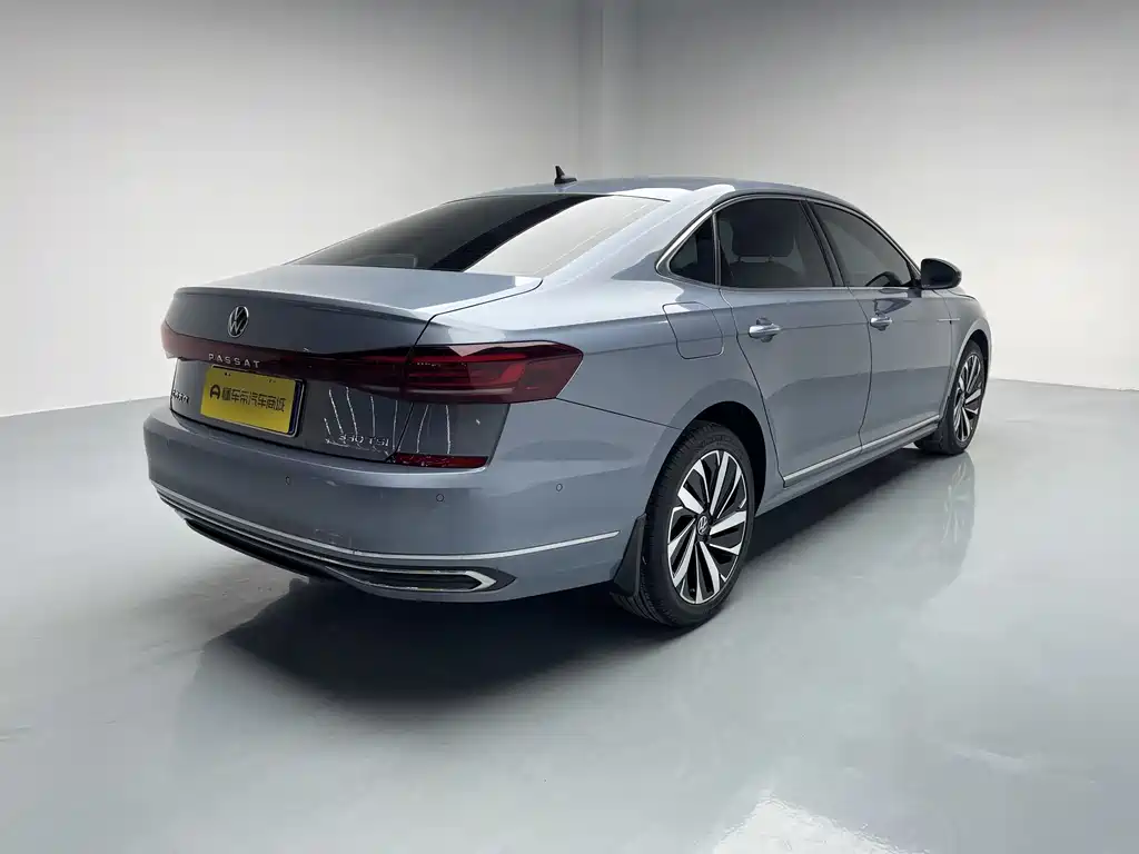 Volkswagen Passat 2022 330TSI Luxury Edition