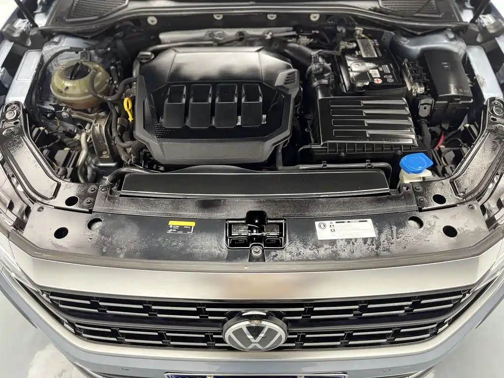 Volkswagen Passat 2022 330TSI Luxury Edition