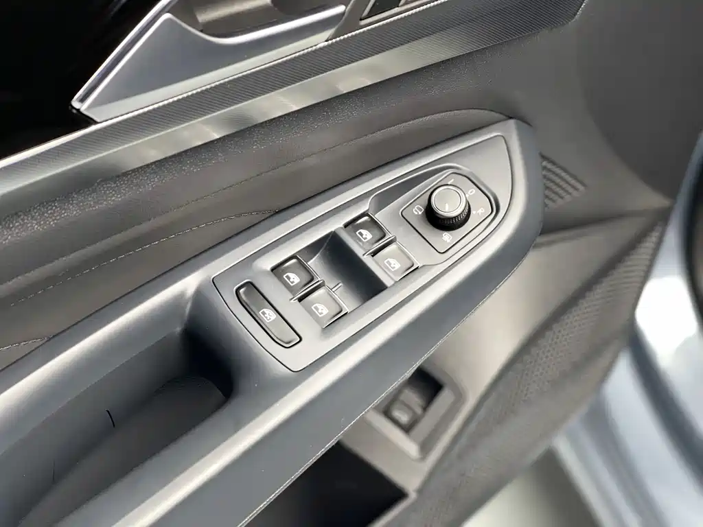 Volkswagen Passat 2022 330TSI Luxury Edition
