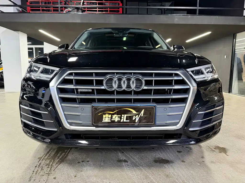 Audi Q5L 2018 40 TFSI Fashion Edition China VI