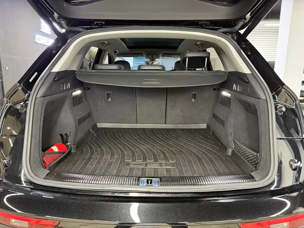 Audi Q5L 2018 40 TFSI Fashion Edition China VI