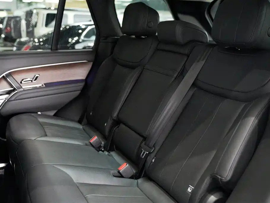 Range Rover 2023 3.0 L6 360PS Vogue Edition