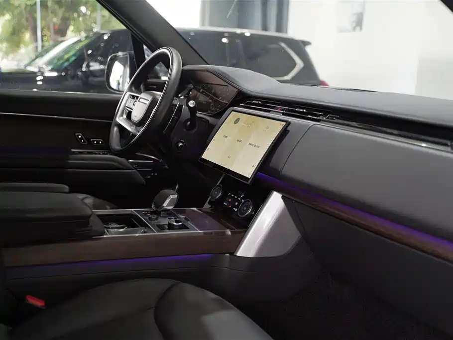 Range Rover 2023 3.0 L6 360PS Vogue Edition