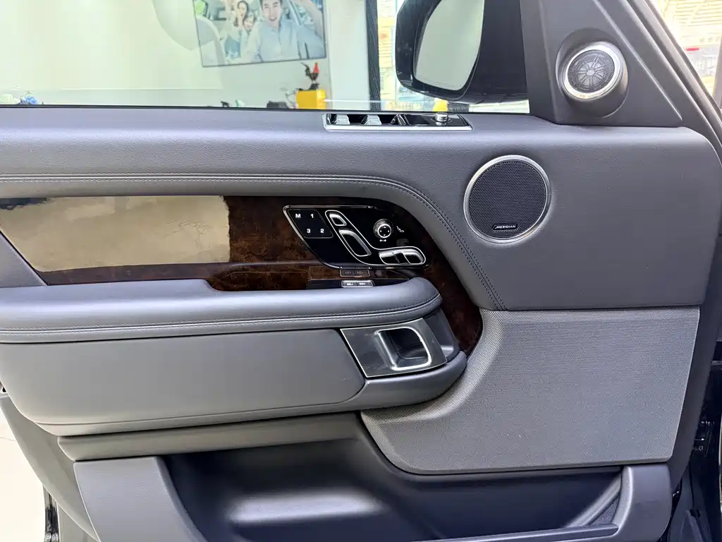 Range Rover 2022 3.0 L6 400PS Autobiography LWB Classic Edition
