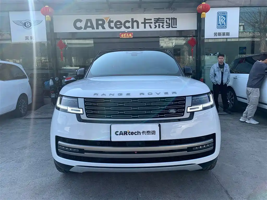 Range Rover 2023 3.0 L6 360PS SE