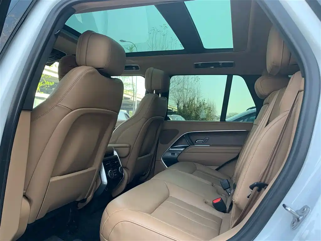 Range Rover 2023 3.0 L6 360PS SE