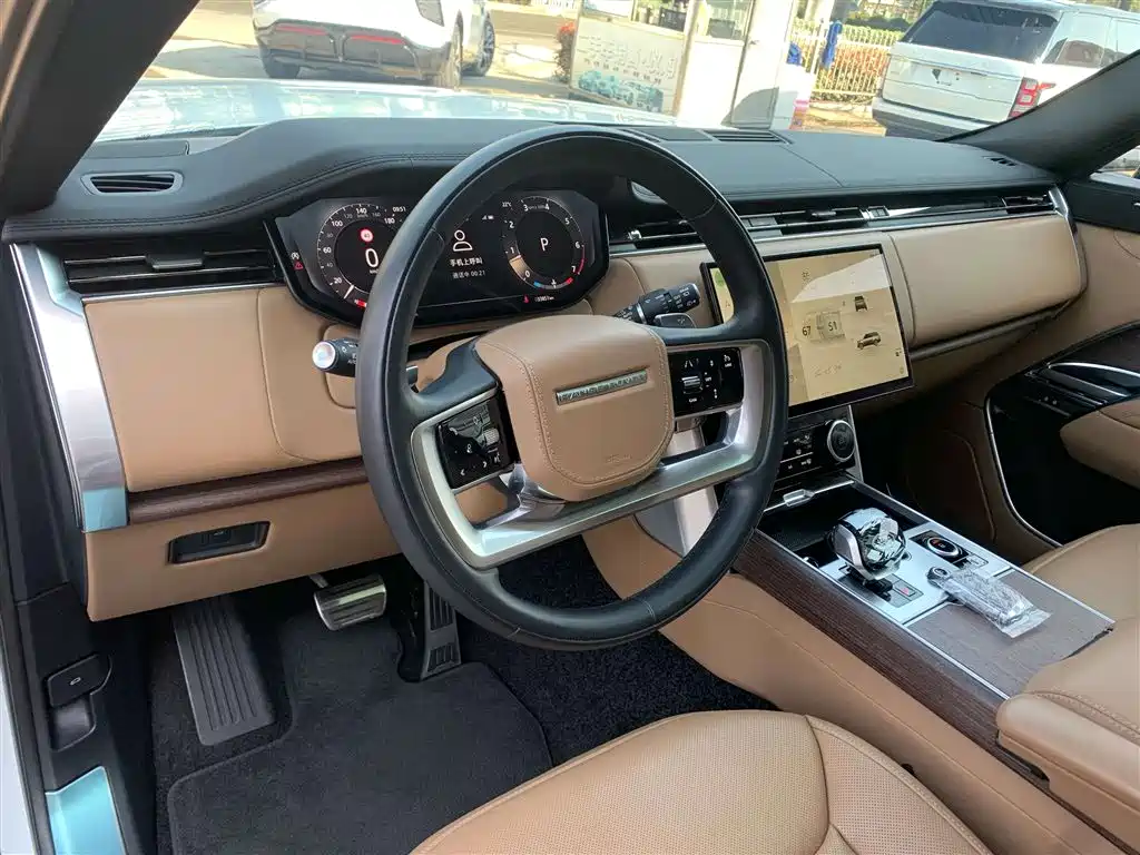 Range Rover 2023 3.0 L6 360PS SE