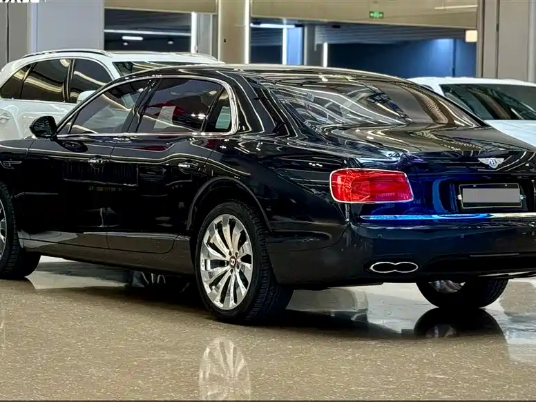 Bentley Flying Spur 2017 4.0T V8 Standard Edition
