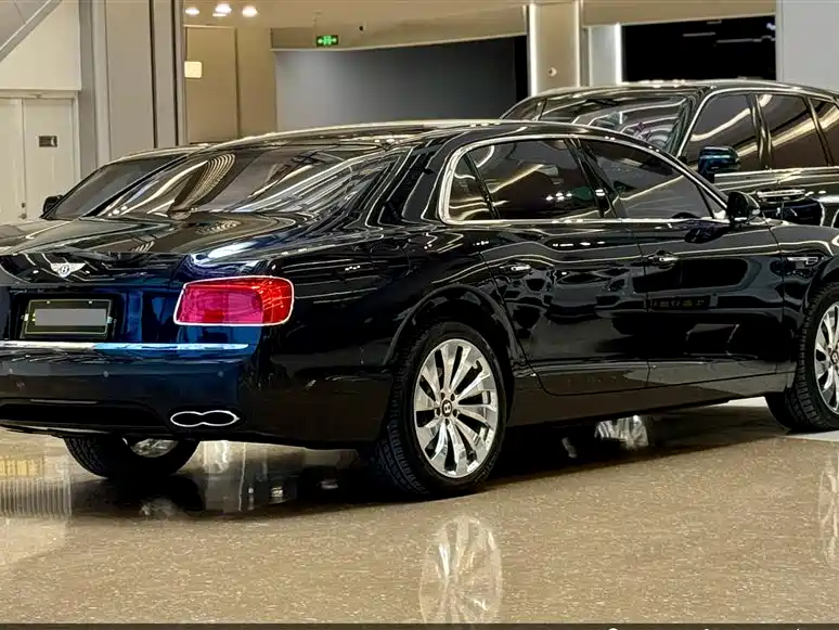 Bentley Flying Spur 2017 4.0T V8 Standard Edition