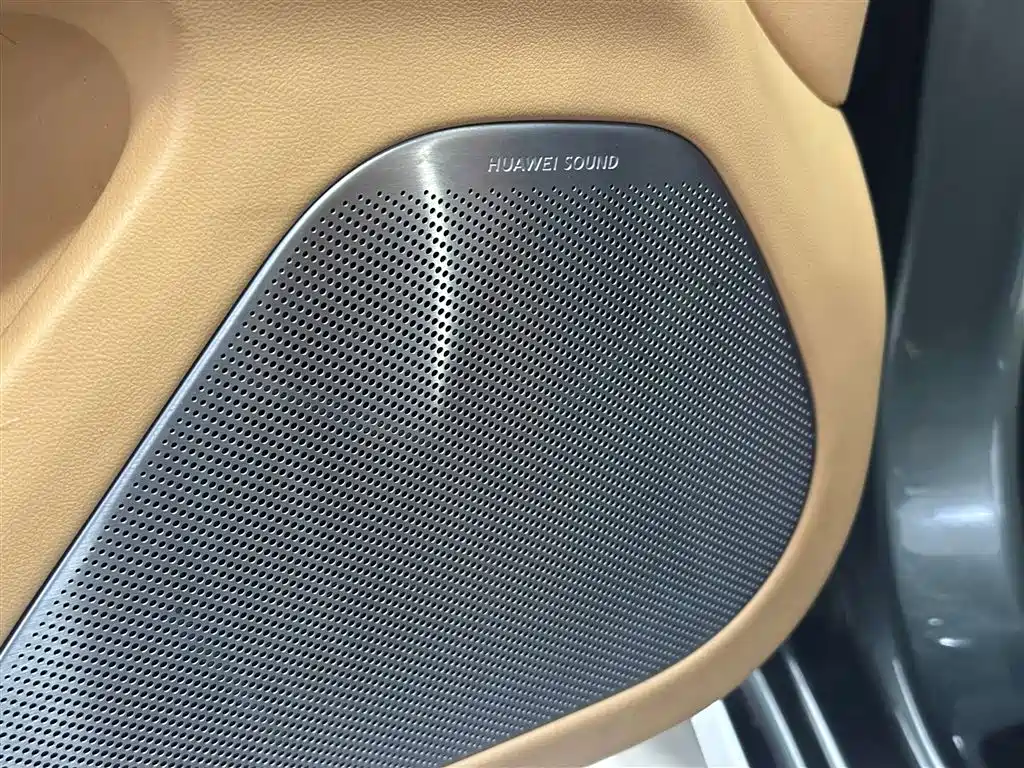 AITO M5 2022 EREV AWD Flagship Edition