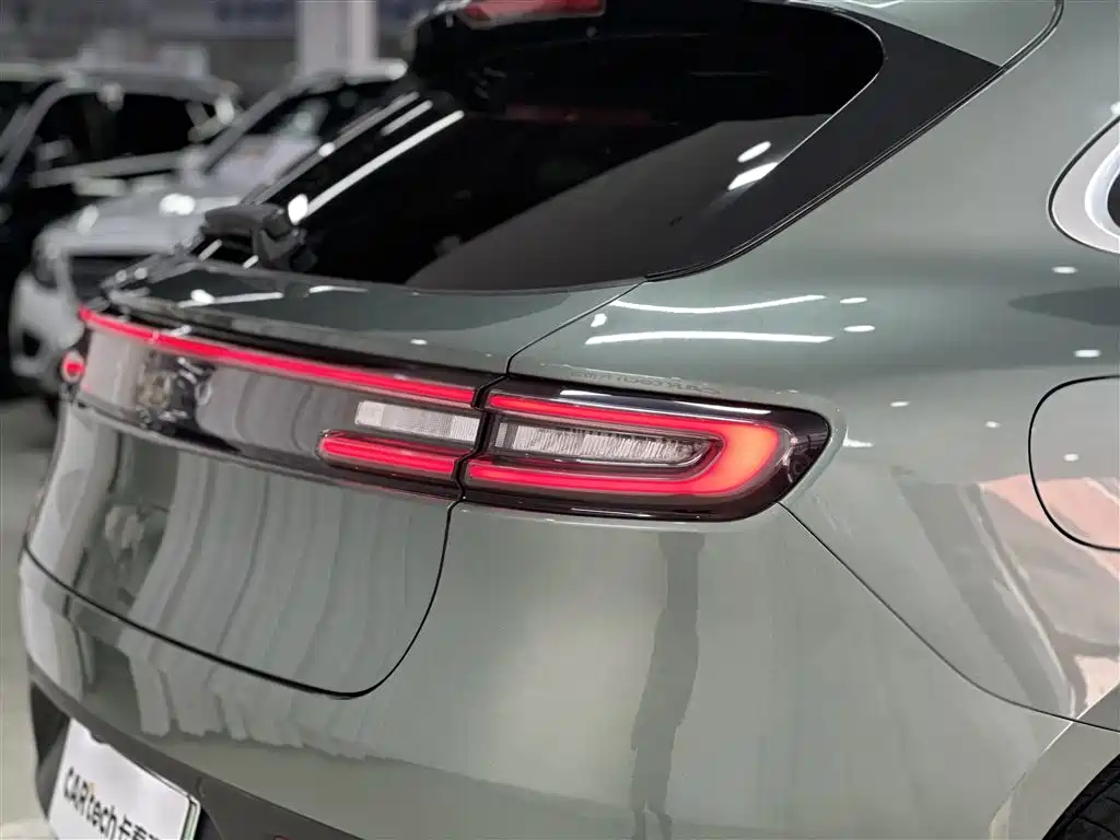 AITO M5 2022 EREV AWD Flagship Edition