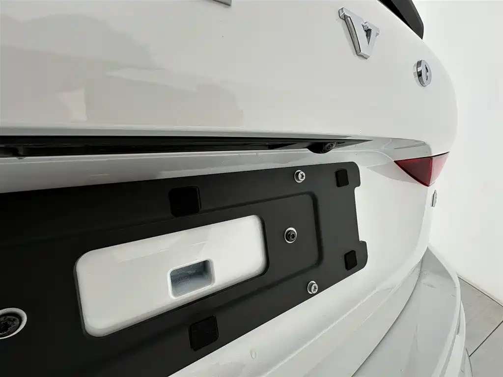 Volvo XC60 2024 B5 AWD Momentum Luxury Edition