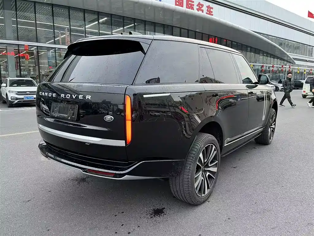 Range Rover 2025 3.0 L6 400PS Autobiography LWB
