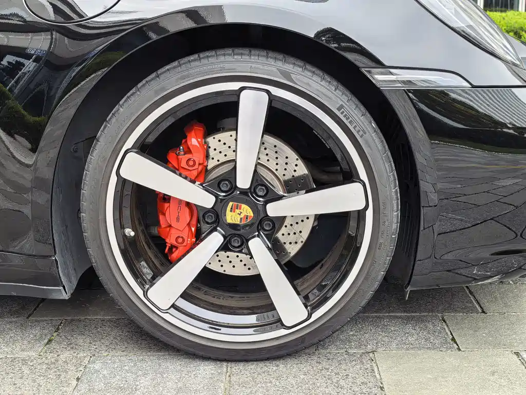 Porsche 911 Targa 4 3.0T