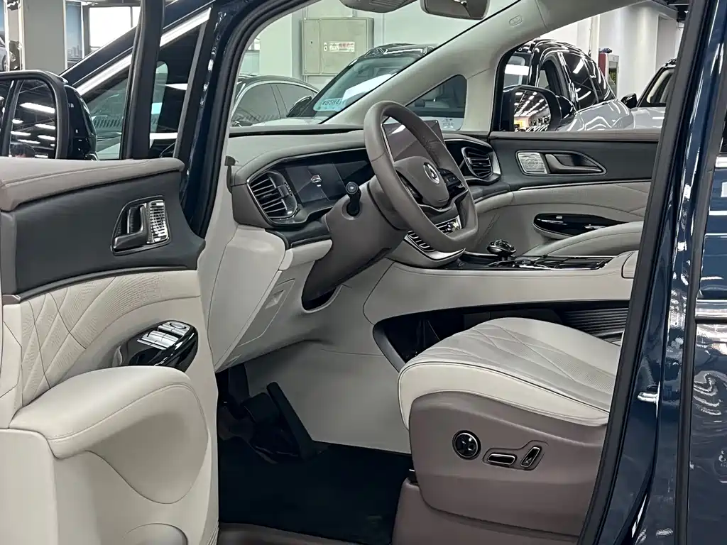 Denza D9 2022 DM-i 970 AWD Flagship