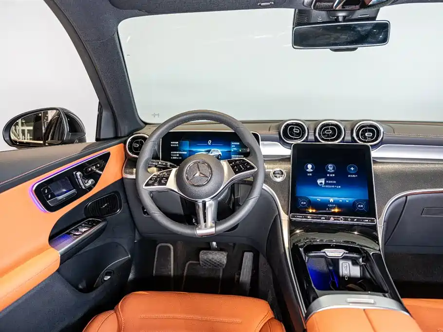 Mercedes-Benz GLC 2025 GLC 260 L 4MATIC Dynamic Model