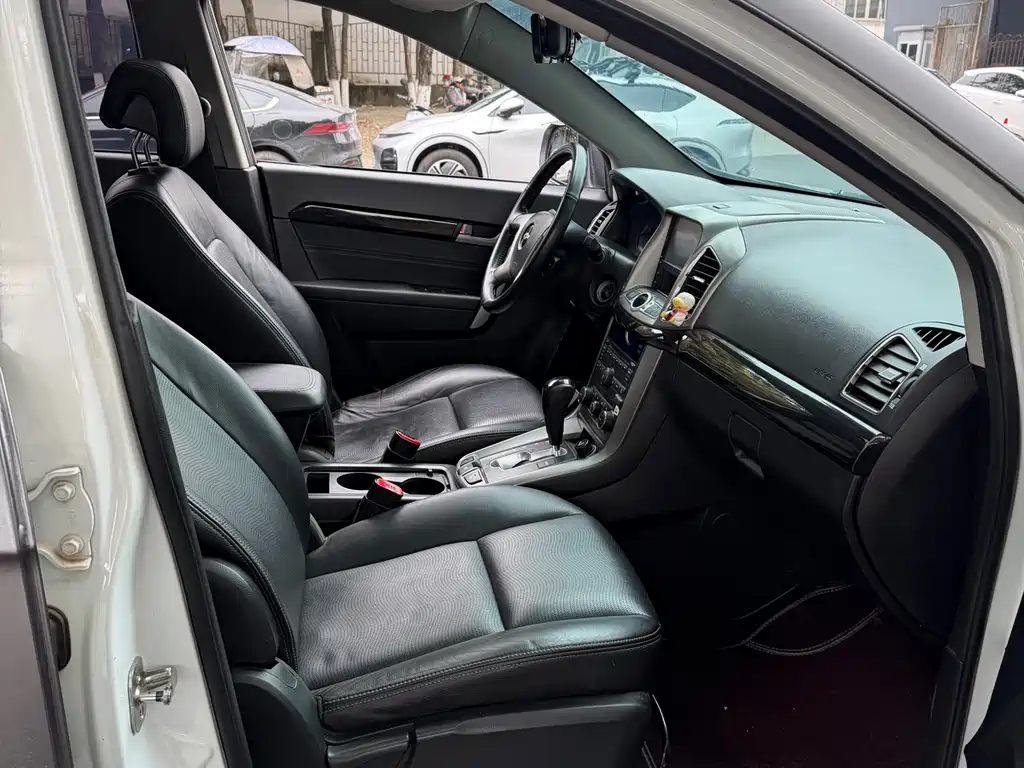 Chevrolet Captiva 2014 2.4L AWD Flagship Edition 7-Seater