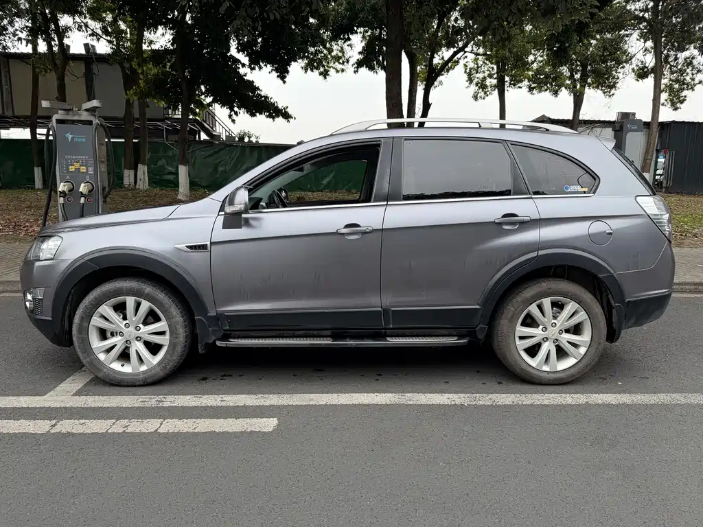 Chevrolet Captiva 2014 2.4L AWD Flagship Edition 7-Seater