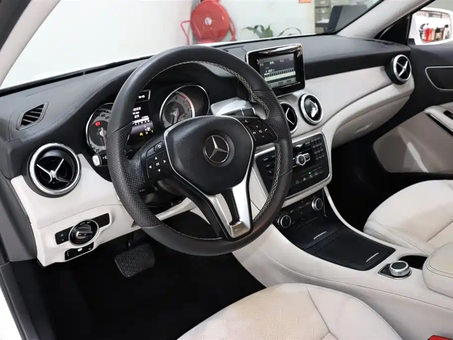 Mercedes-Benz GLA 2015 GLA 200 Fashion Edition
