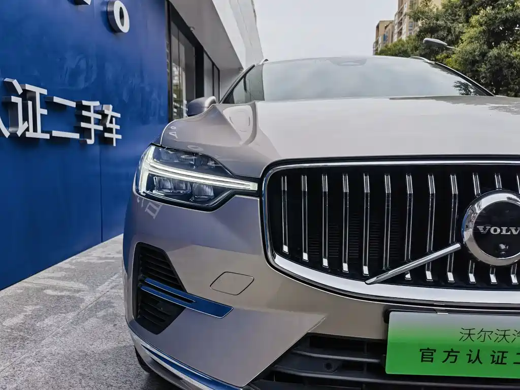 Volvo XC60 T8 Plug-in Hybrid AWD Long Range Plus 2024