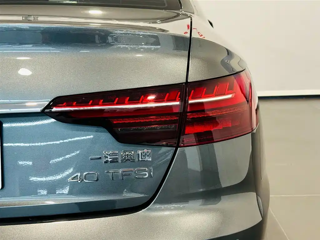 Audi A4L 2022 40 TFSI Fashion Dynamic Edition