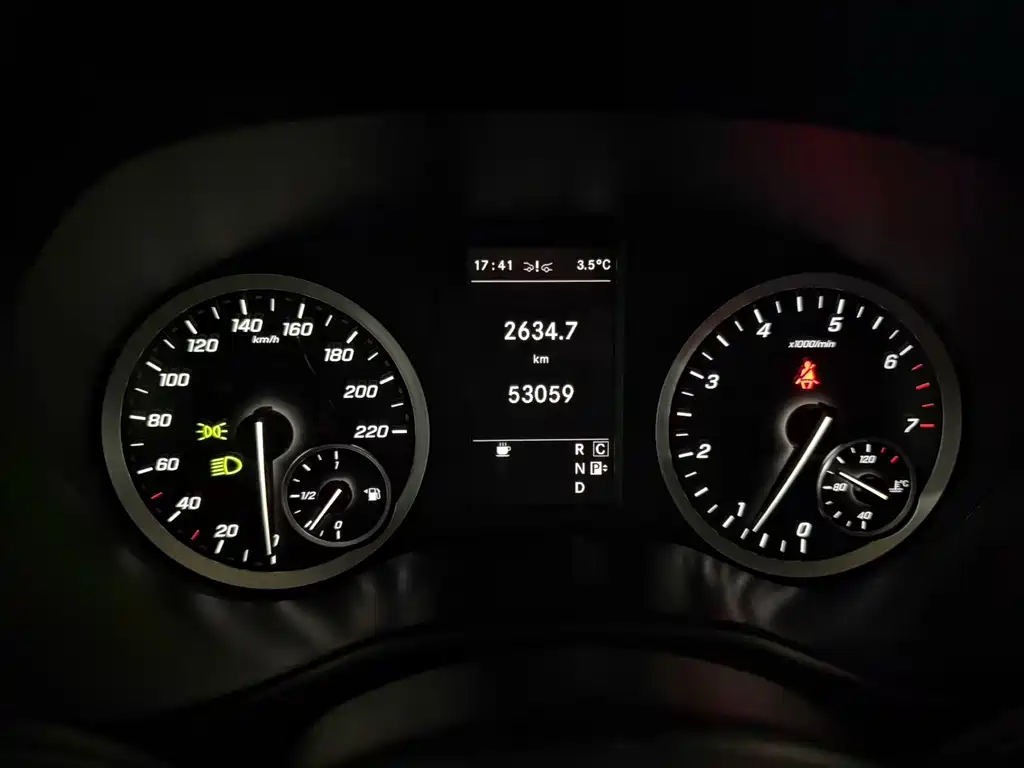 Mercedes-Benz Vito 2021 2.0T Business Edition 7-Seater