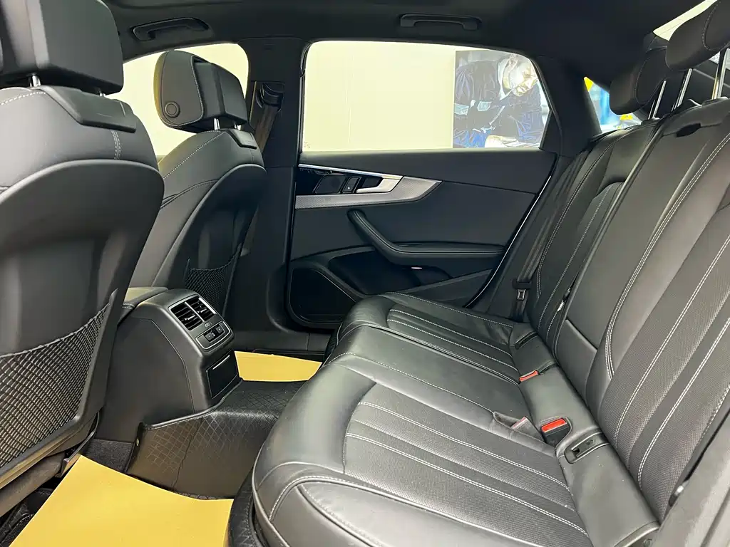 Audi A4L 2023 40 TFSI quattro Luxury Dynamic Edition