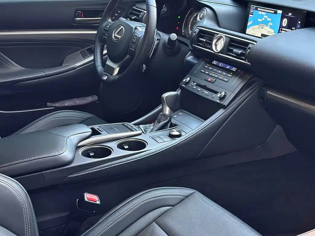 Lexus RC 300 F SPORT 2018