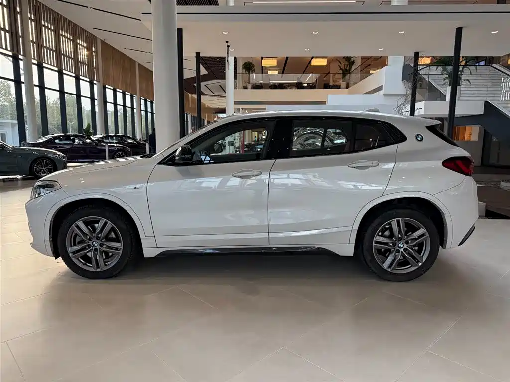 BMW X2 2023 sDrive25i M Sport Night Edition