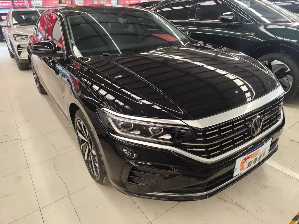Volkswagen Passat 2023 Facelift 330TSI Luxury Edition