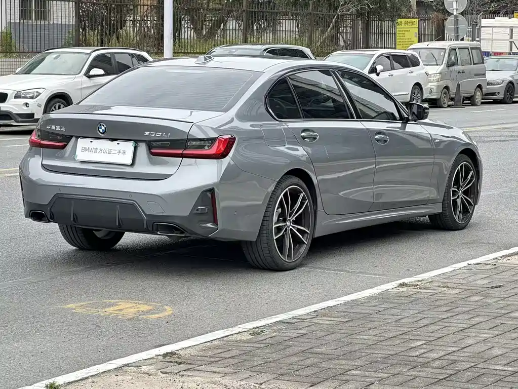 BMW 3 Series 2024 330Li M Sport Black Panel Edition