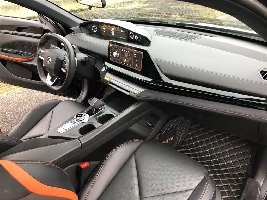 Changan UNI-V 2022 Model 1.5T Sports Edition