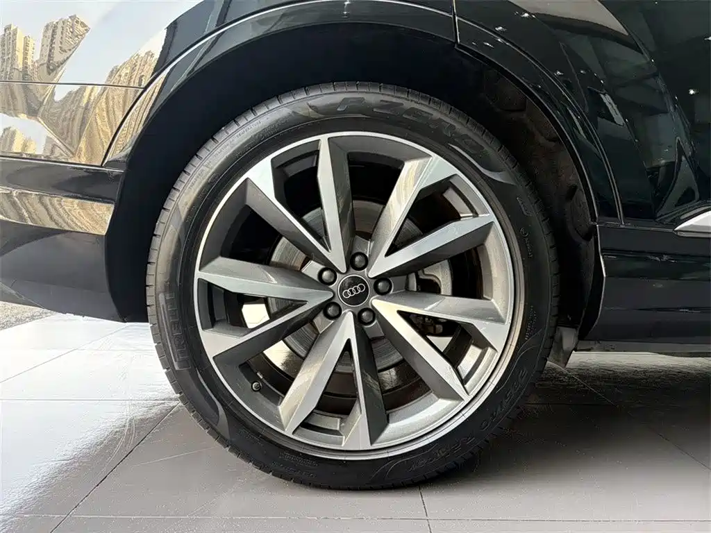 Audi Q7 2023 55 TFSI quattro S line Sport