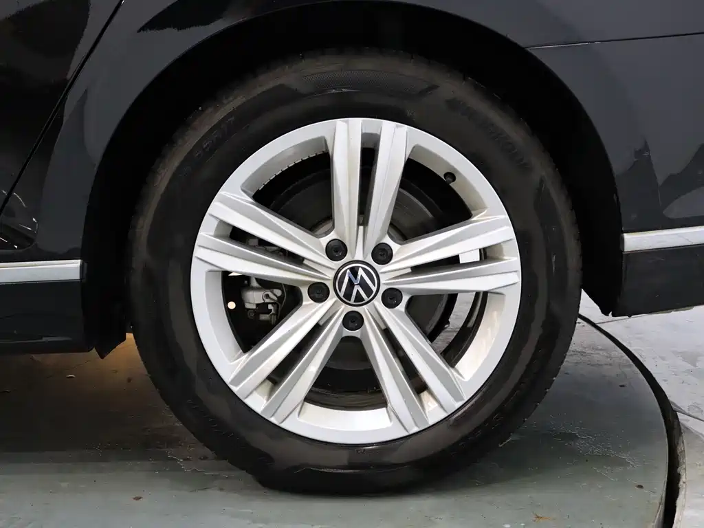 Magotan 2025 Zhongxiang Edition 280TSI DSG Comfort