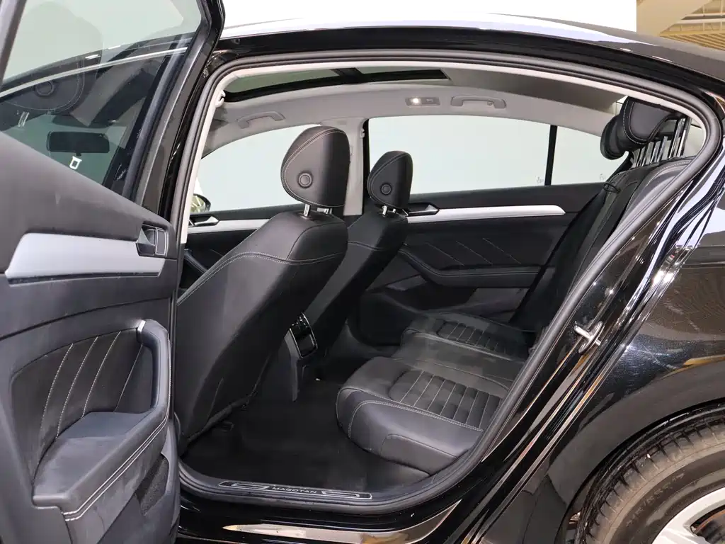 Magotan 2025 Zhongxiang Edition 280TSI DSG Comfort