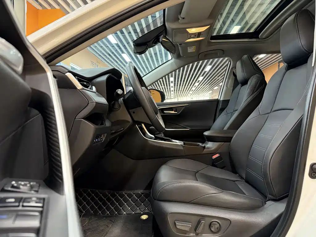 Toyota Wildlander 2022 2.0L CVT AWD Luxury Edition